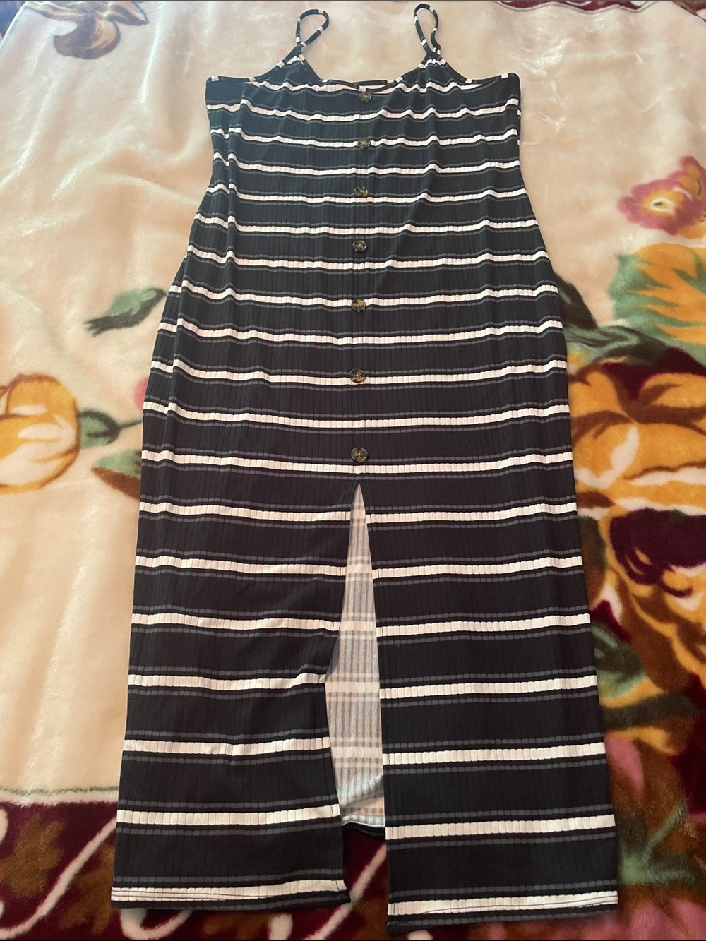 Black and White Striped Button-Front Dress Size XL (15-17)
